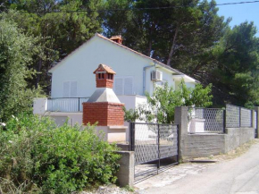 Holiday home VEKY - 50m from sea, Ugljan